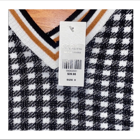 3/$15 NY&Co Blouse - Picture 5 of 5